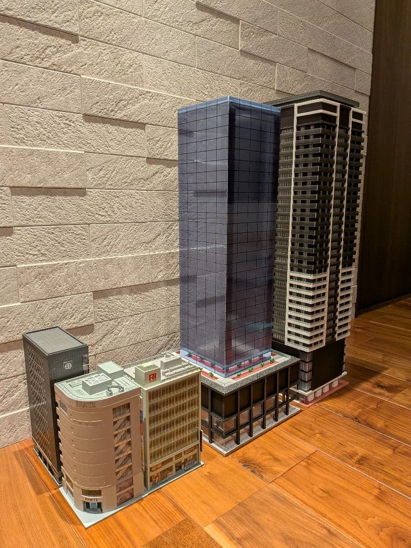Nゲージ　自作ストラクチャー　高層オフィスビル　熱線反射ガラス風仕様　ジオラマ