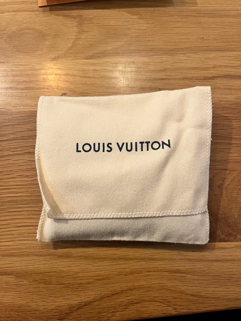 Louis Vuitton モノグラム ヴィクトリーヌ三つ折り財布