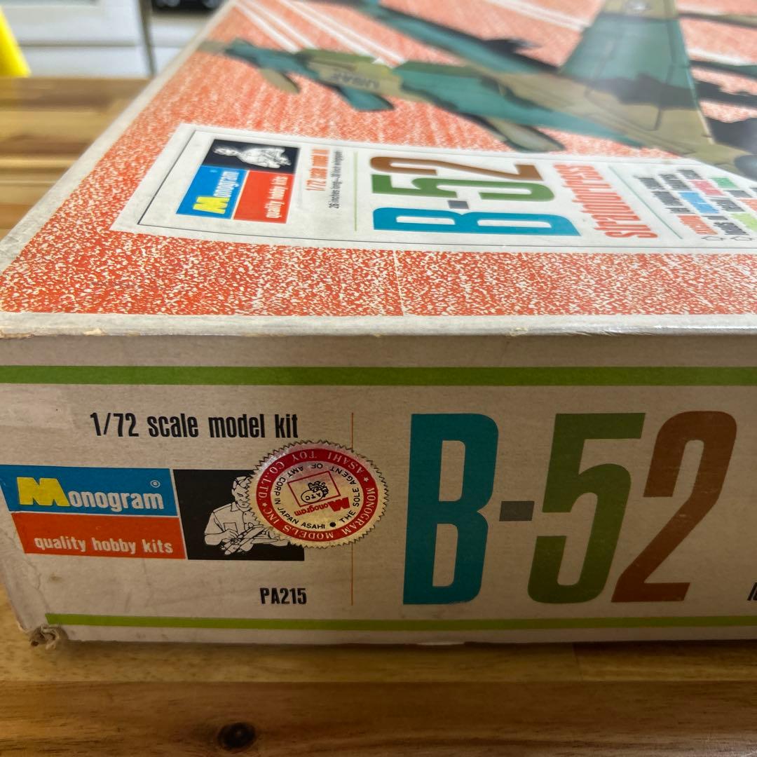 ハ*ン様 B-52 Stratofortress 1/72 プラモデル