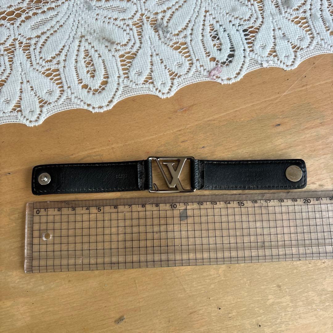 M*)様 ルイ・ヴィトン ブラック レザーバングル