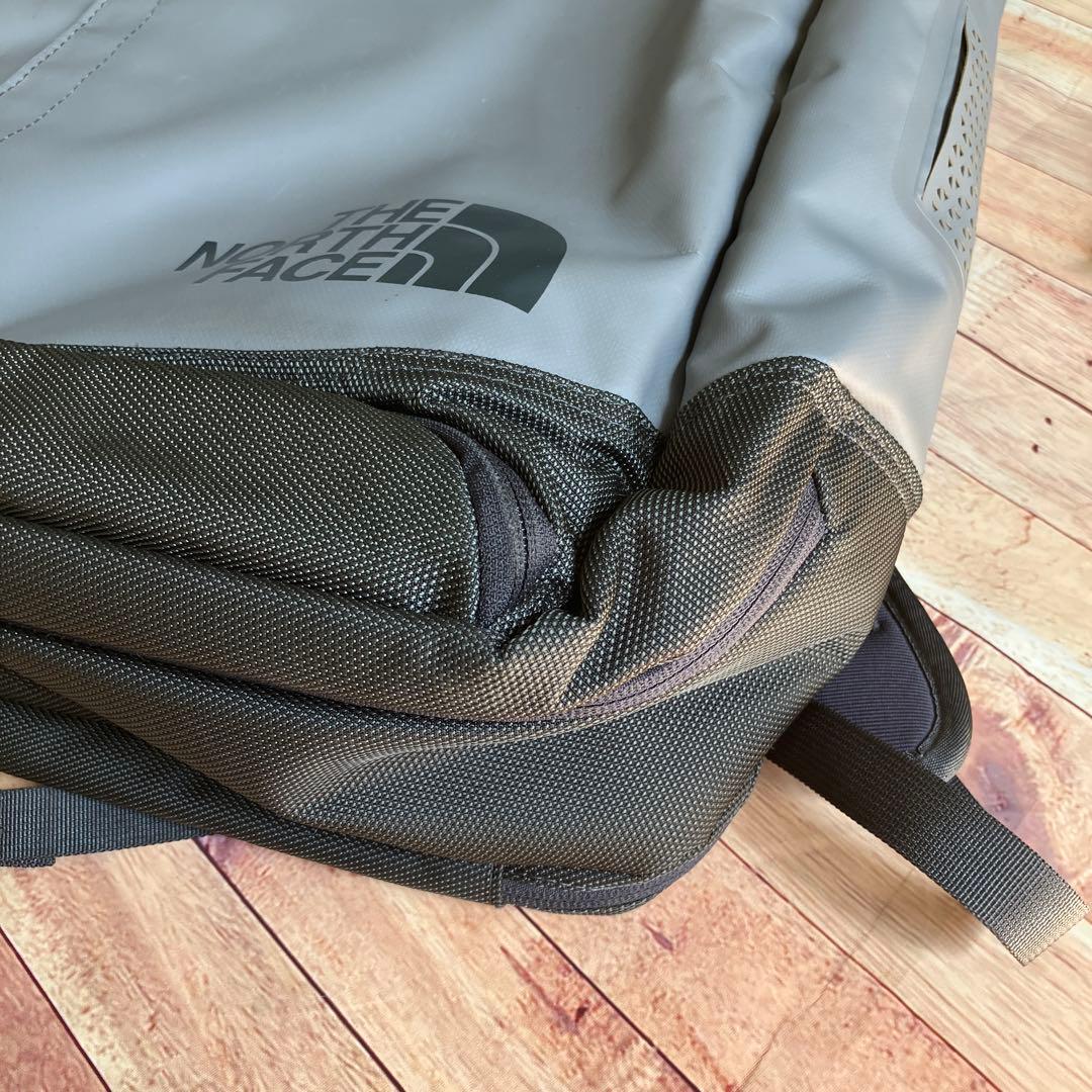 【美品】THE NORTH FACE グレーリフラクター ダッフルバッグ