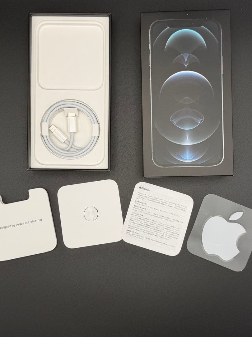 iPhone 12 Pro 256GB シルバー　SIMフリー 初期化済