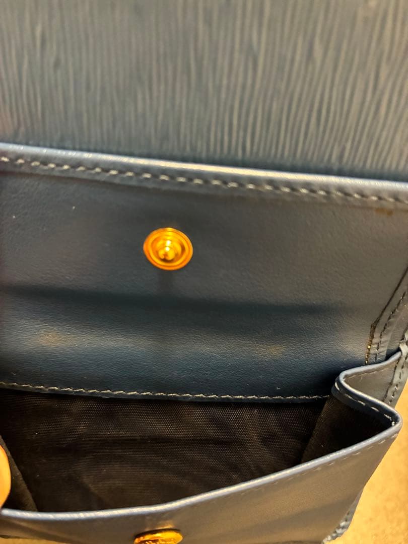⭐︎Egg⭐︎★PRADA 三つ折り財布