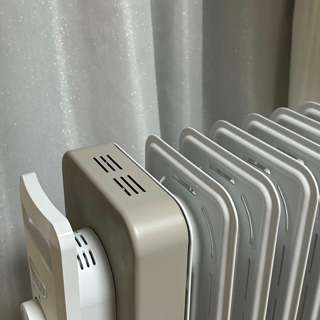 【デロンギ】 RHJ21F0812-WH オイルヒーター / カモミールホワイト