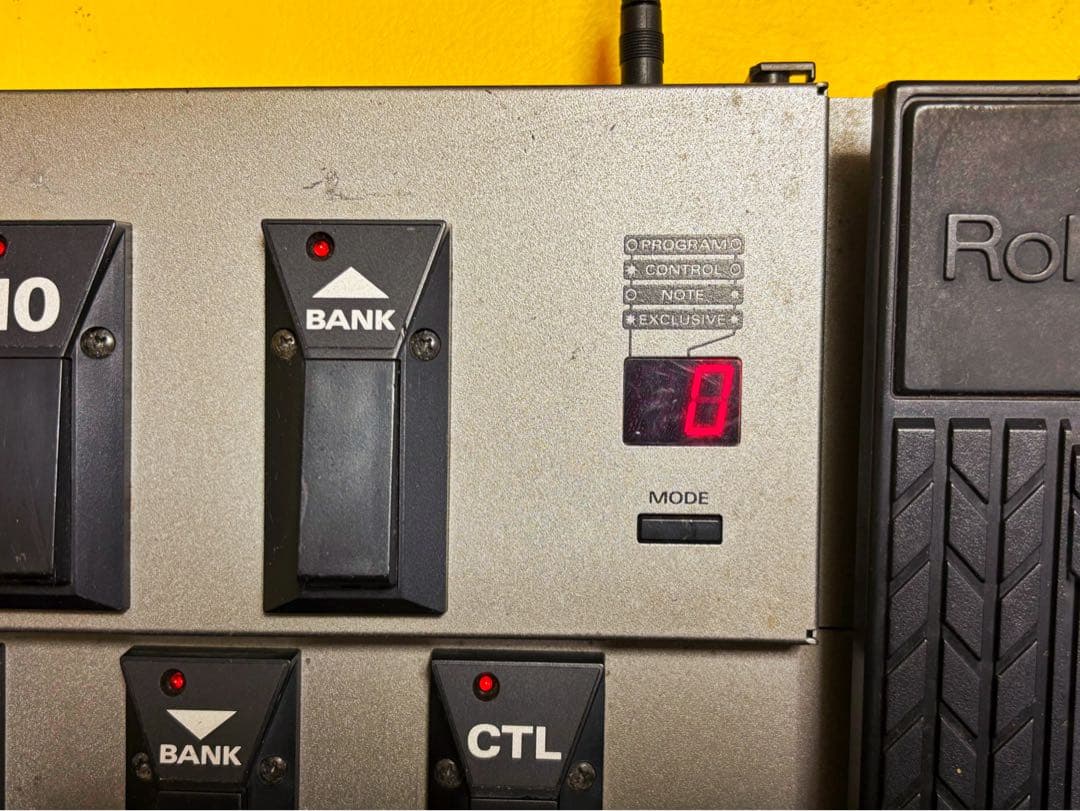 ギター FC-200 MIDI Foot Controller