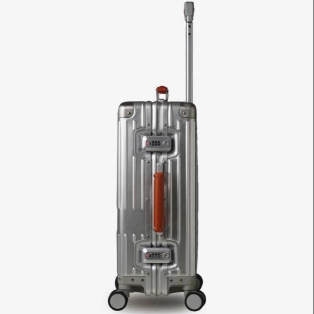 【新型】イノベーター　アルミ　キャリーケース　スーツケース　INV1811