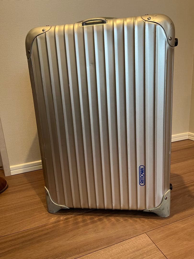 リモワ　スーツケース　機内