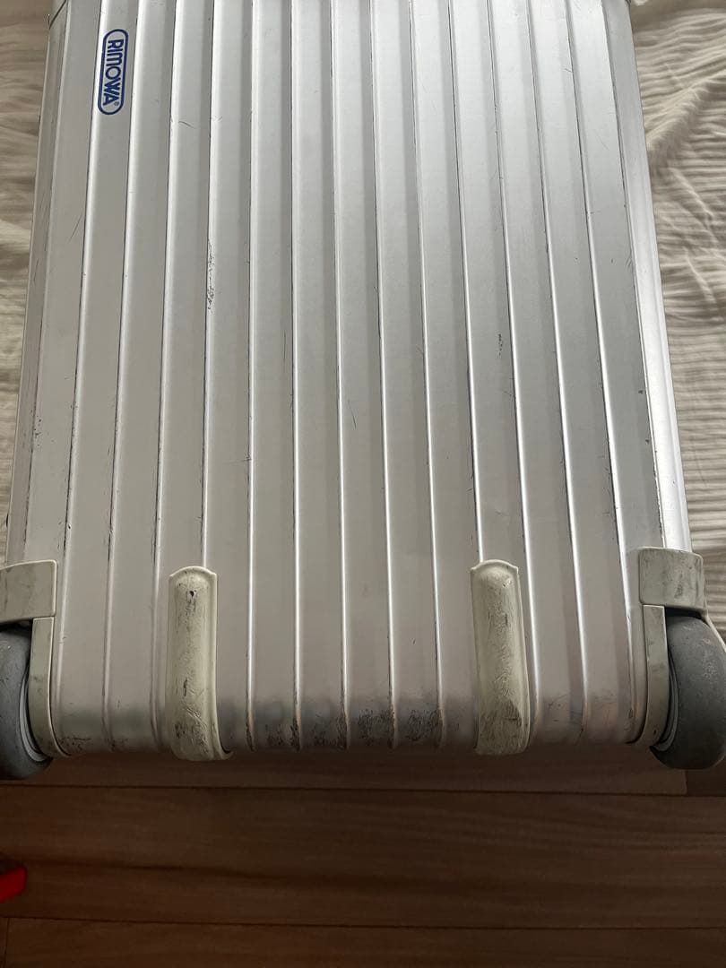 リモワ　スーツケース　機内