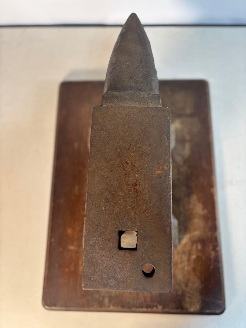 鍛冶屋の金床アンビル 金床 　角付き 作業台 叩き台