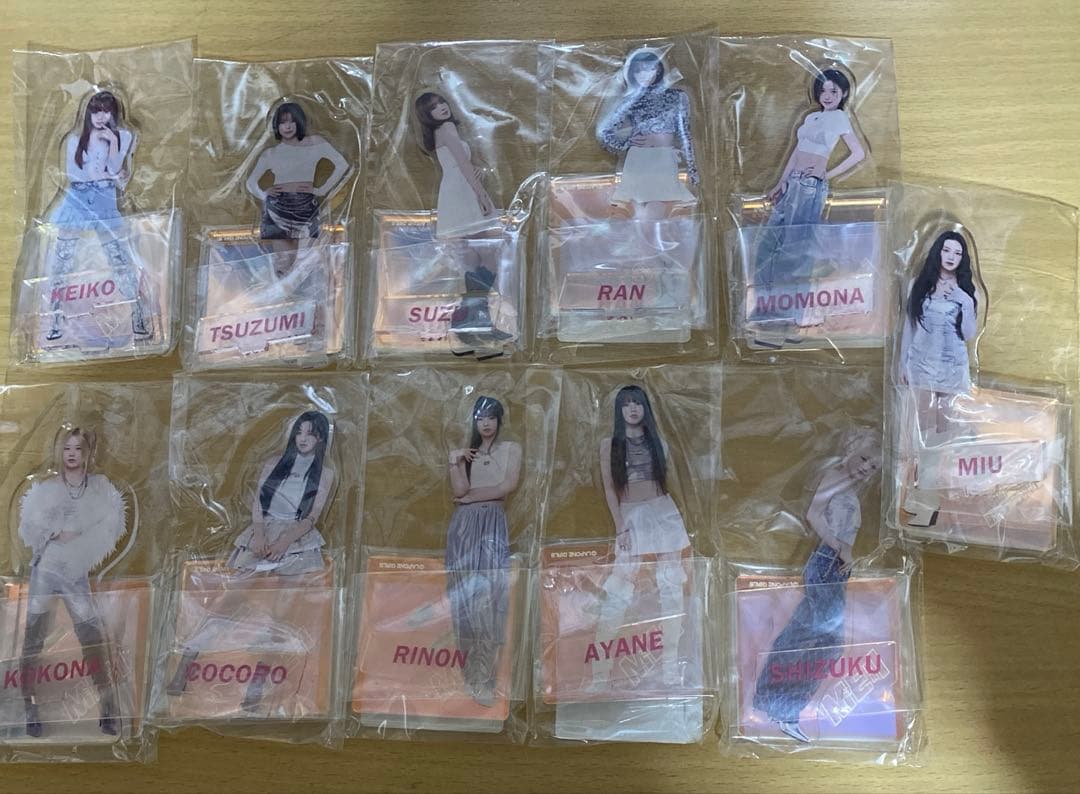 ME:I CONIC アクスタ