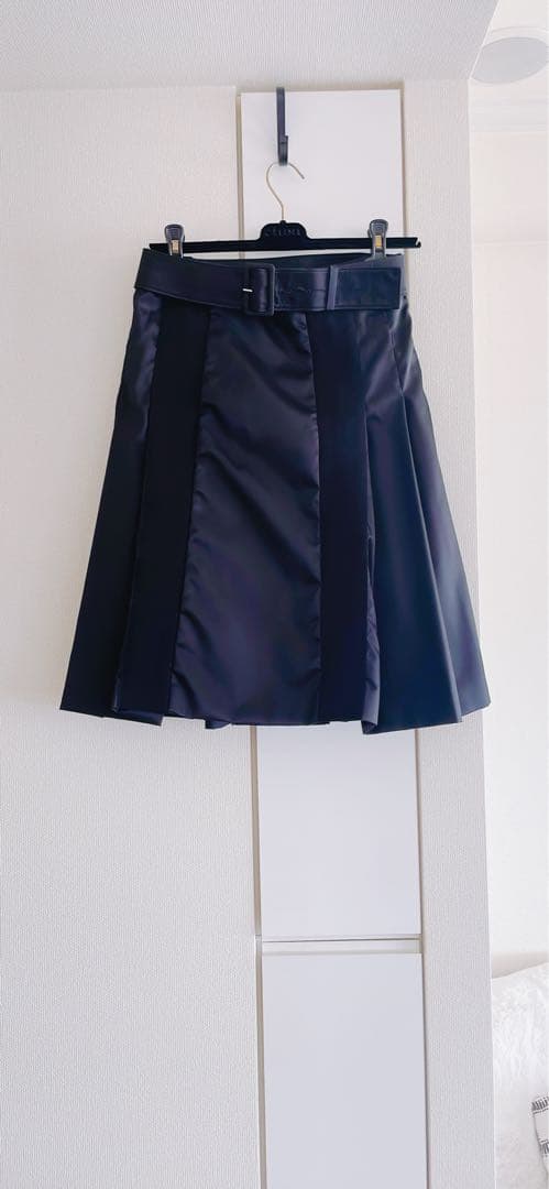 PRADA プラダブラック プリーツスカート ベルト付きサイズ40
