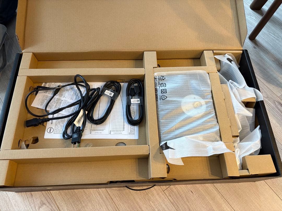 Dell U2720QM 27インチ 4K USB-Cモニター