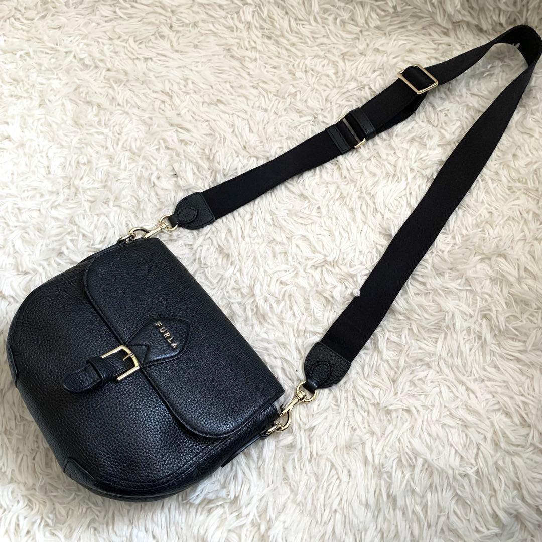極美品✨ フルラ ウラニア ショルダーバッグ レザー 現行 レア ロゴ 黒