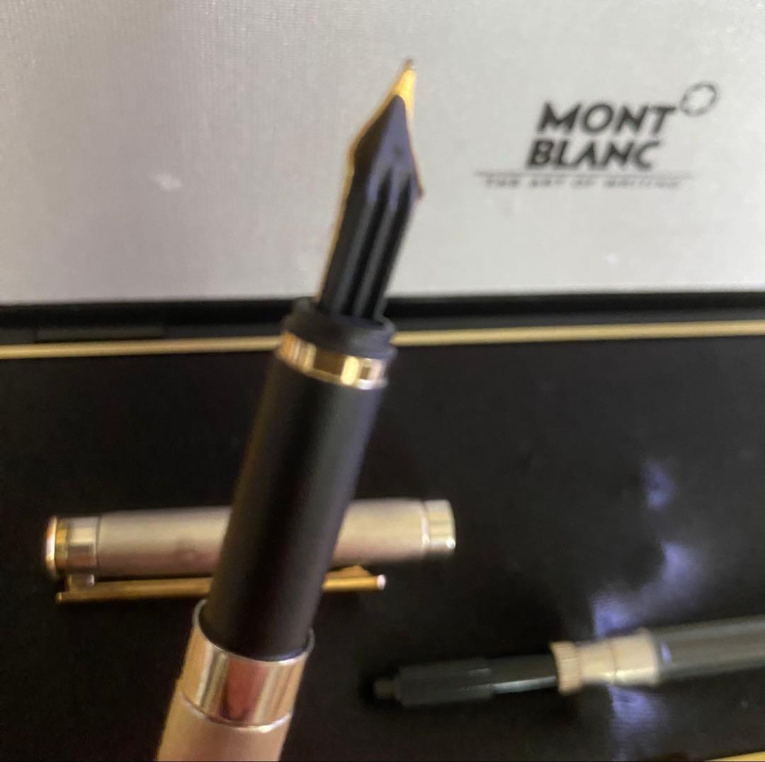 モンブランMONT BLANC 万年筆 スリム　ペン先 18K/750金ゴールド