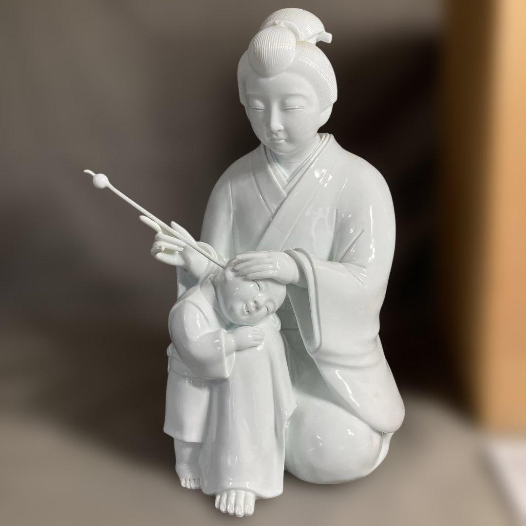 【R叔父さん専用】白磁彫刻の伝統　重要無形文化財　樋渡陶六作　白磁彫刻　親子置物