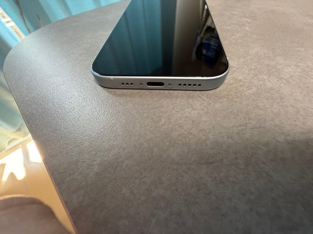 スマートフォン本体 スリムデザイン