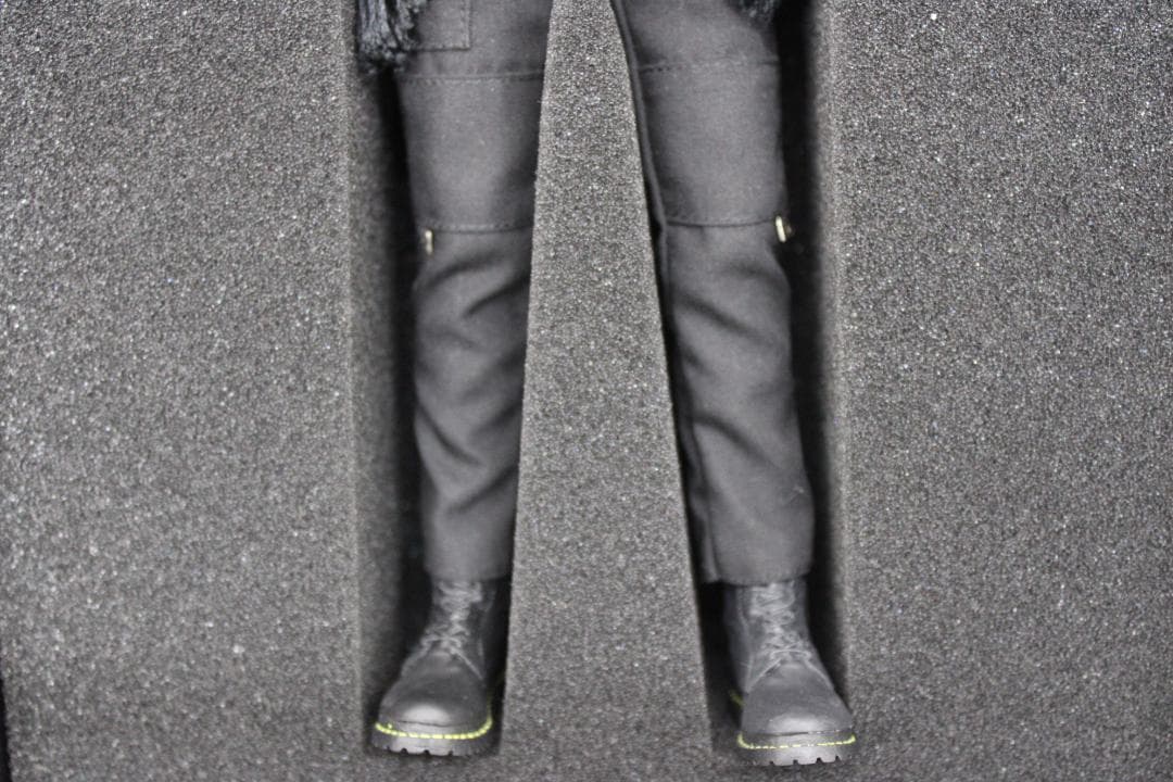 BIGBANG スンリ 12インチアクションフィギュア 29-EY1121-09