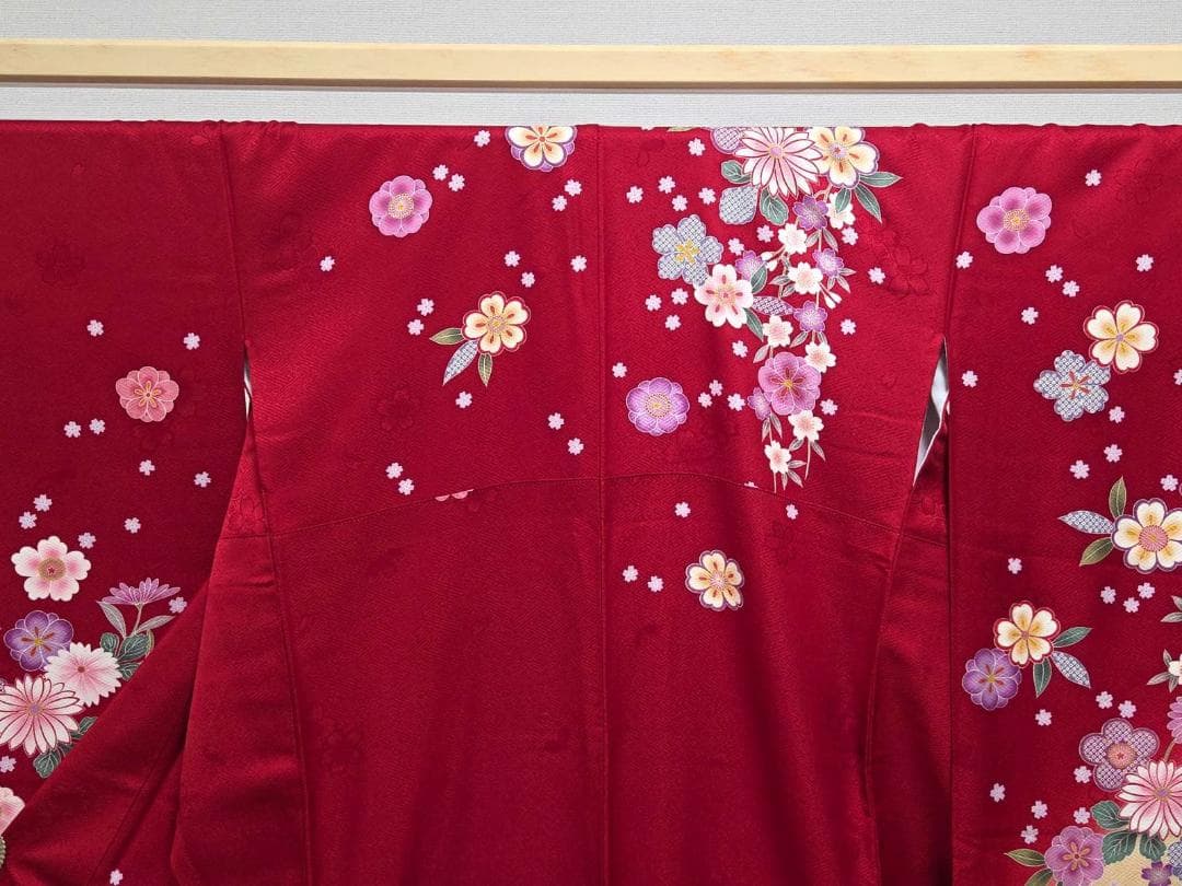 I 美品 振袖・襦袢セット かわいい花 金彩 金駒刺繍 袷 正絹 成人式 着物