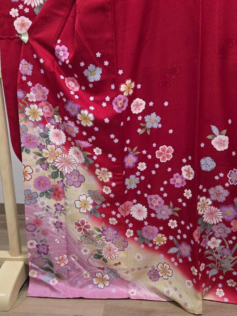 I 美品 振袖・襦袢セット かわいい花 金彩 金駒刺繍 袷 正絹 成人式 着物