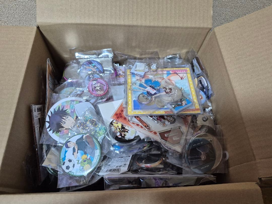 アニメグッズ まとめ売り 100サイズ 約300点