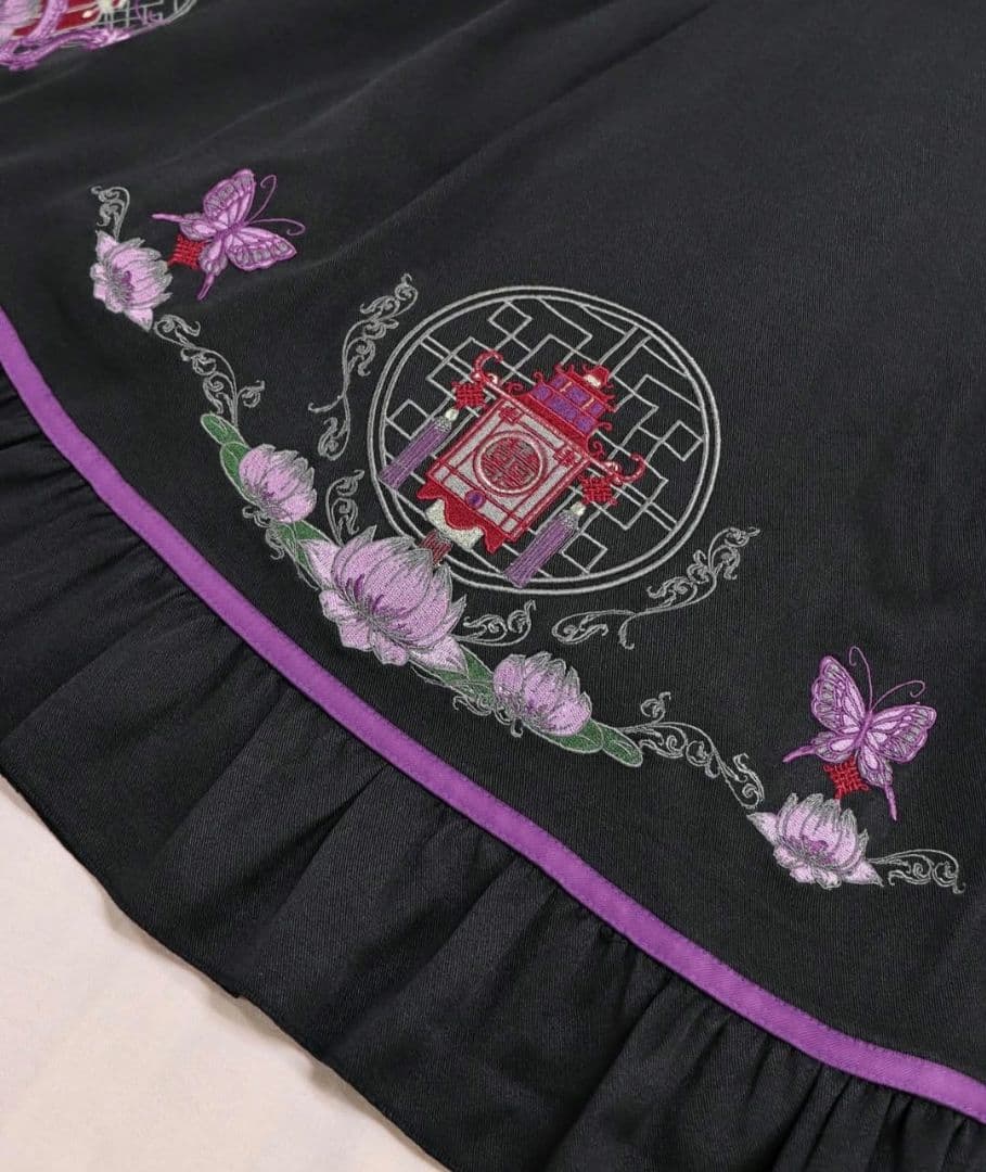 Amavel 宮燈街の飴売り子エプロンスカート 限定カラー ブラック