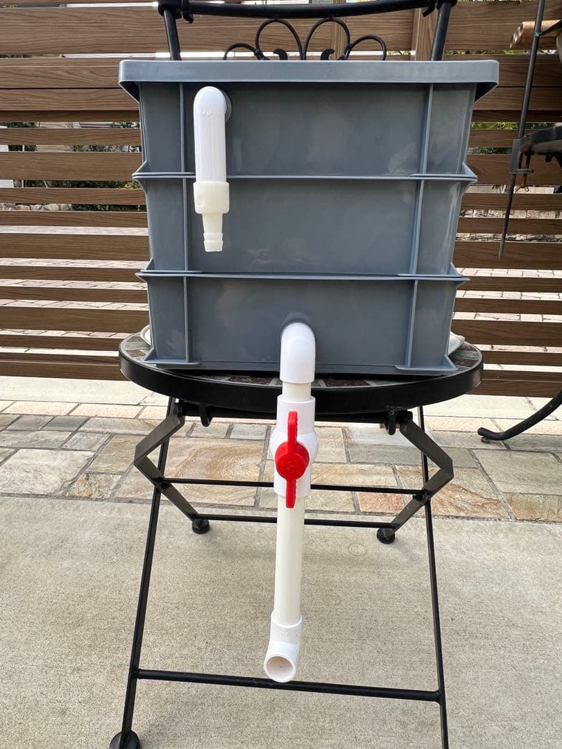 【ぱげ様】専用10w水中ポンプ付きろ過水槽と100本角棒ろ材