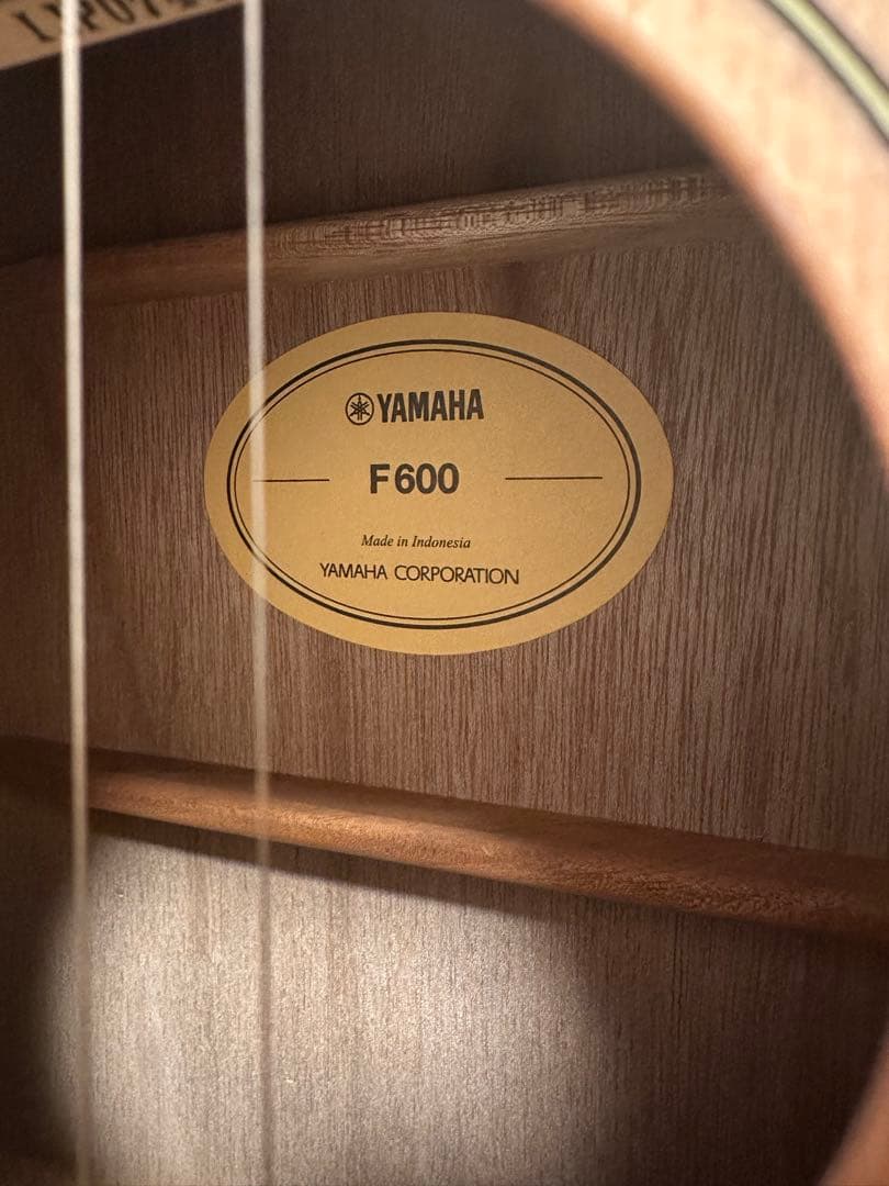 値下げしましたYAMAHA ヤマハ アコースティックギター F600 ケース付き