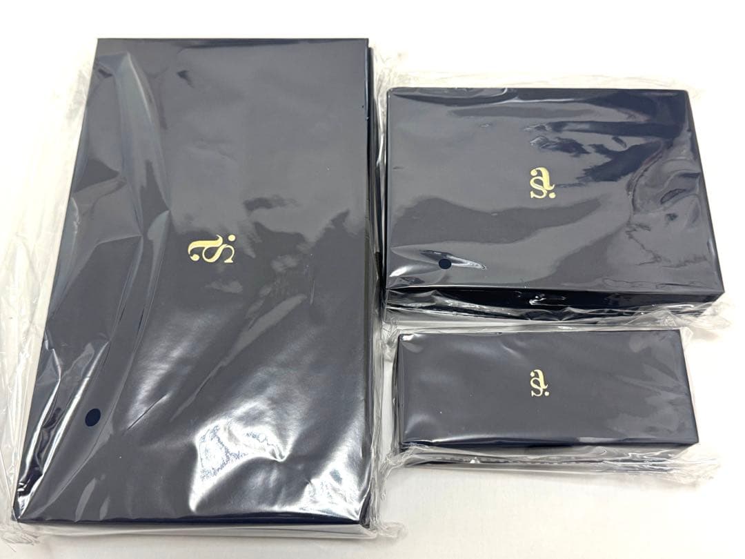 新品未使用iPhone15Proケース・ストラップ・リップケースami鈴木亜美