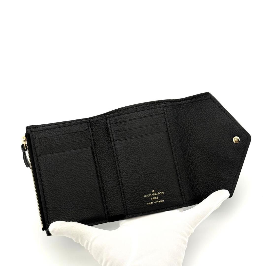 ルイヴィトン 折財布 モノグラム アンプラント ヴィクトリーヌ 黒 2392