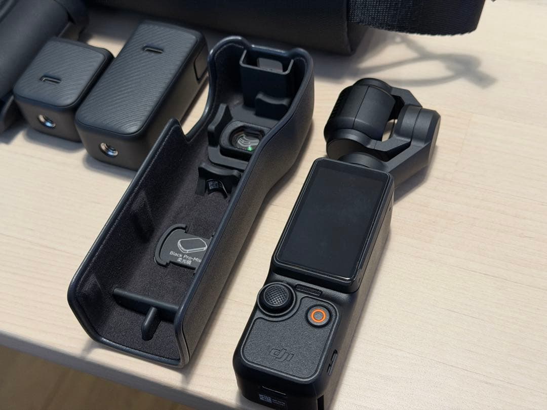 DJI Osmo Pocket 3 クリエイターコンボセット　美品　保証2年付き