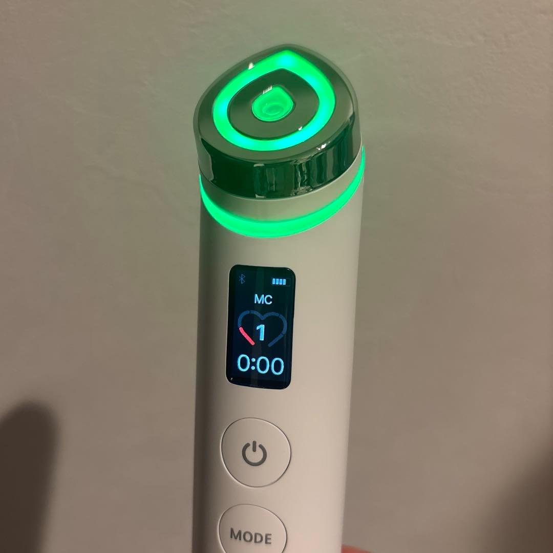 ブースタープロ　ハローキティ　美顔器