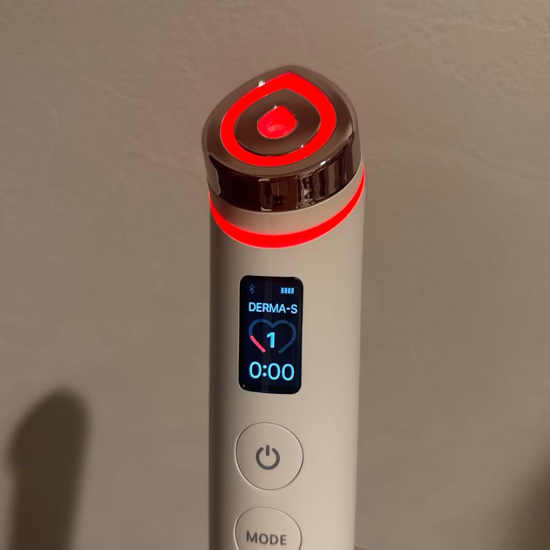 ブースタープロ　ハローキティ　美顔器