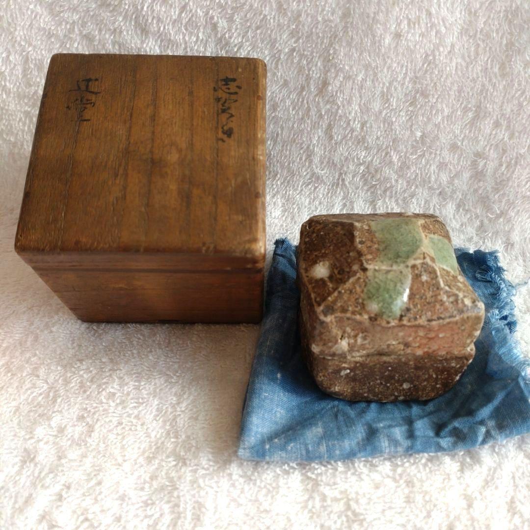 茶道具　香合　辻堂　しがらき焼　時代　共箱