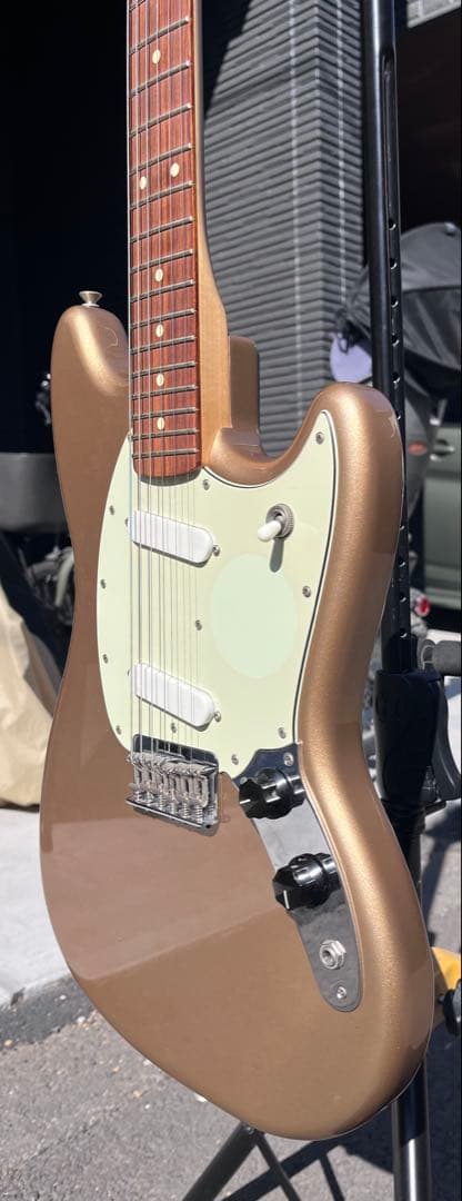 ギター Fender Mustang
