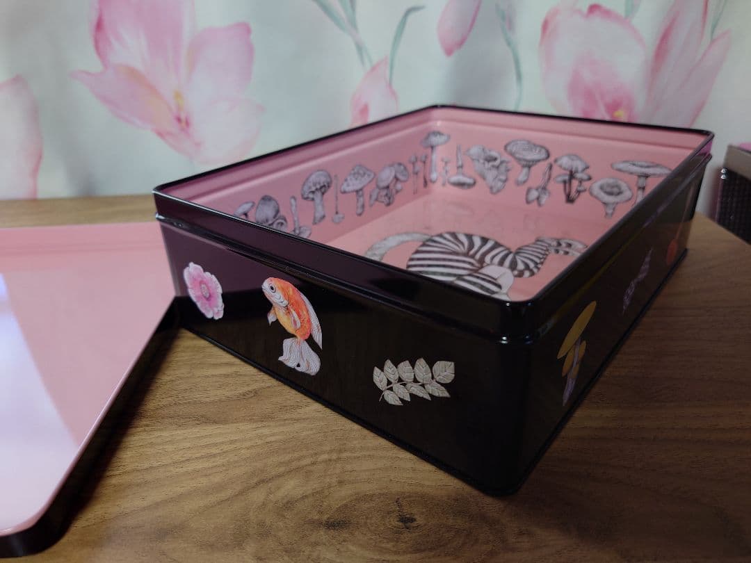 ヒグチユウコ　　猫　角缶　ラデュレ　　マスキングテープ　ネコ/キノコ　メモ