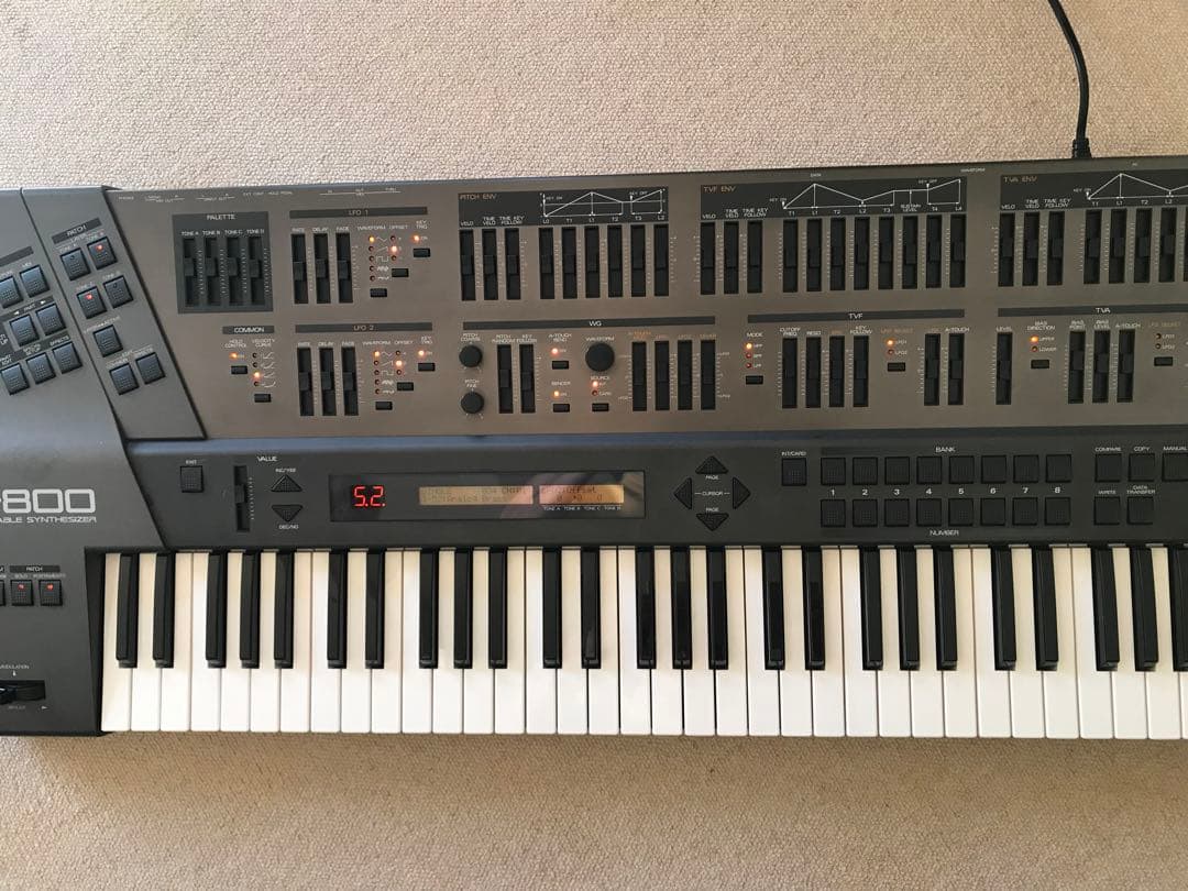 Roland JD-800 シンセサイザー 【動作確認済】