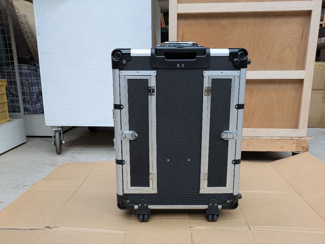 ジュラルミンケース　メイクボックス　LED照明女優ミラー付きメイクアップテーブル