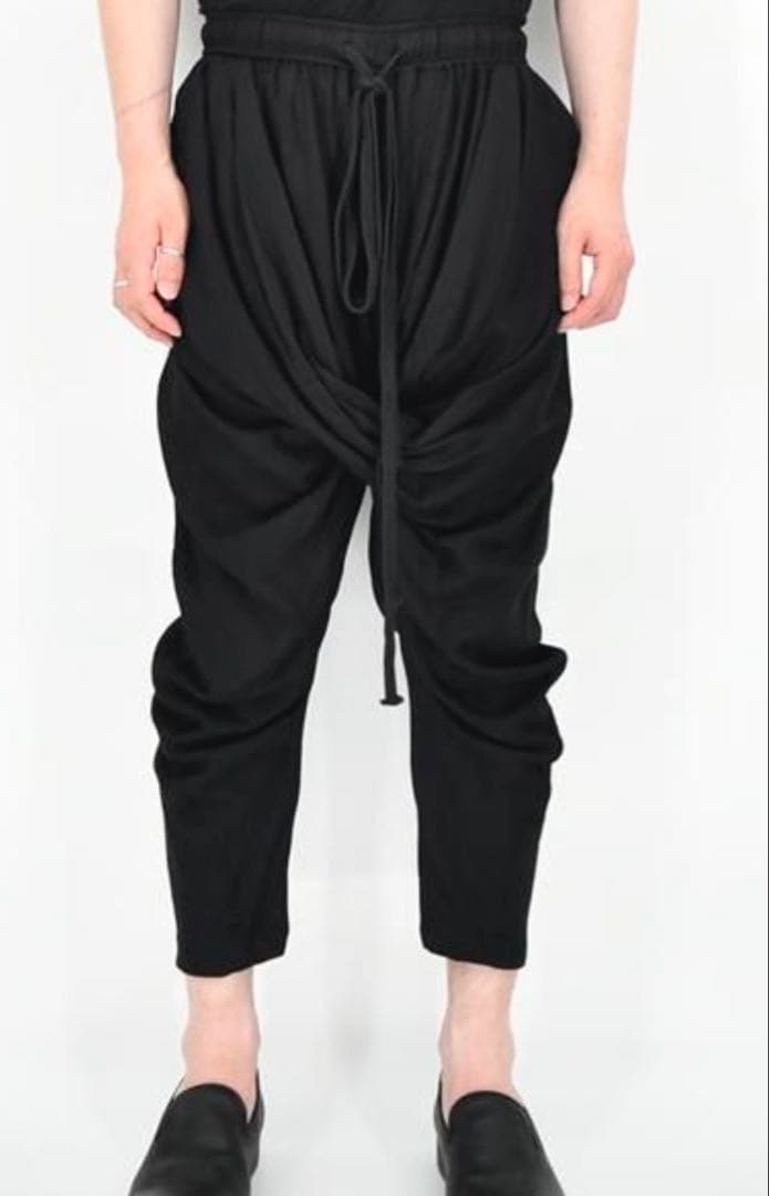 ユリウス　シャーリングドレープサルエルパンツ　オフホワイト　希少サイズ最小