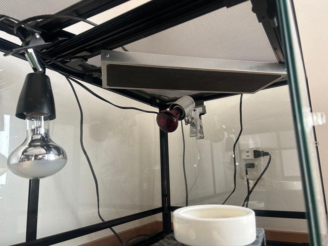 大型ガラス飼育ケージ UVB・ヒーターライト付き　引き取り限定