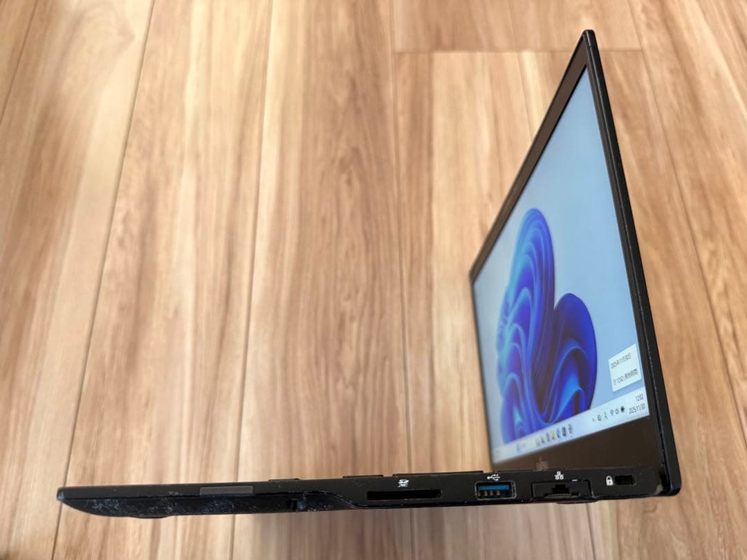 軽量746g LIFEBOOK U9310/Di5メモリ8GB SSD128GB