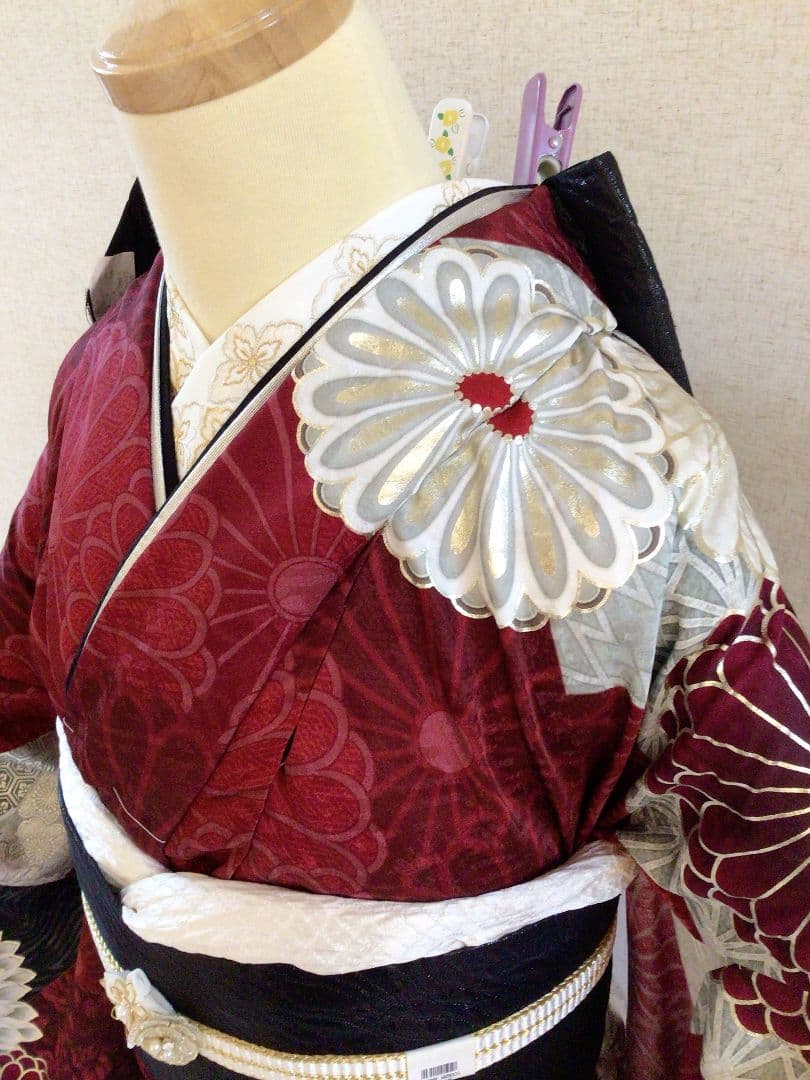中村里砂　人気のエンジ　振袖セット
