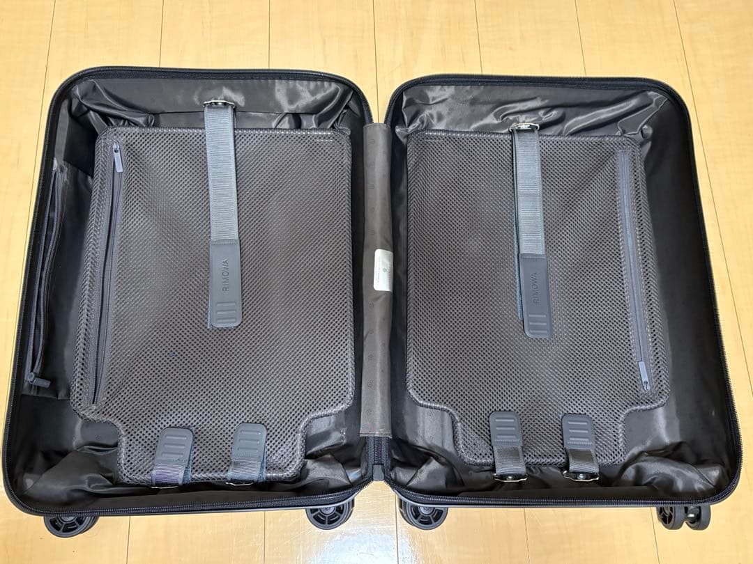 RIMOWA リモワ キャリー スーツケース ESSENTIAL CABIN S