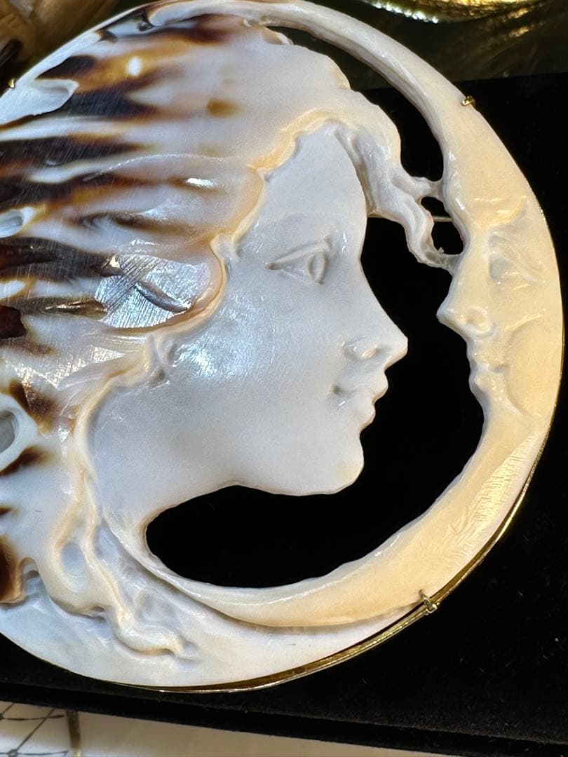 K18 直径7cm月と少女のカメオ ブローチペンダントトップ兼用