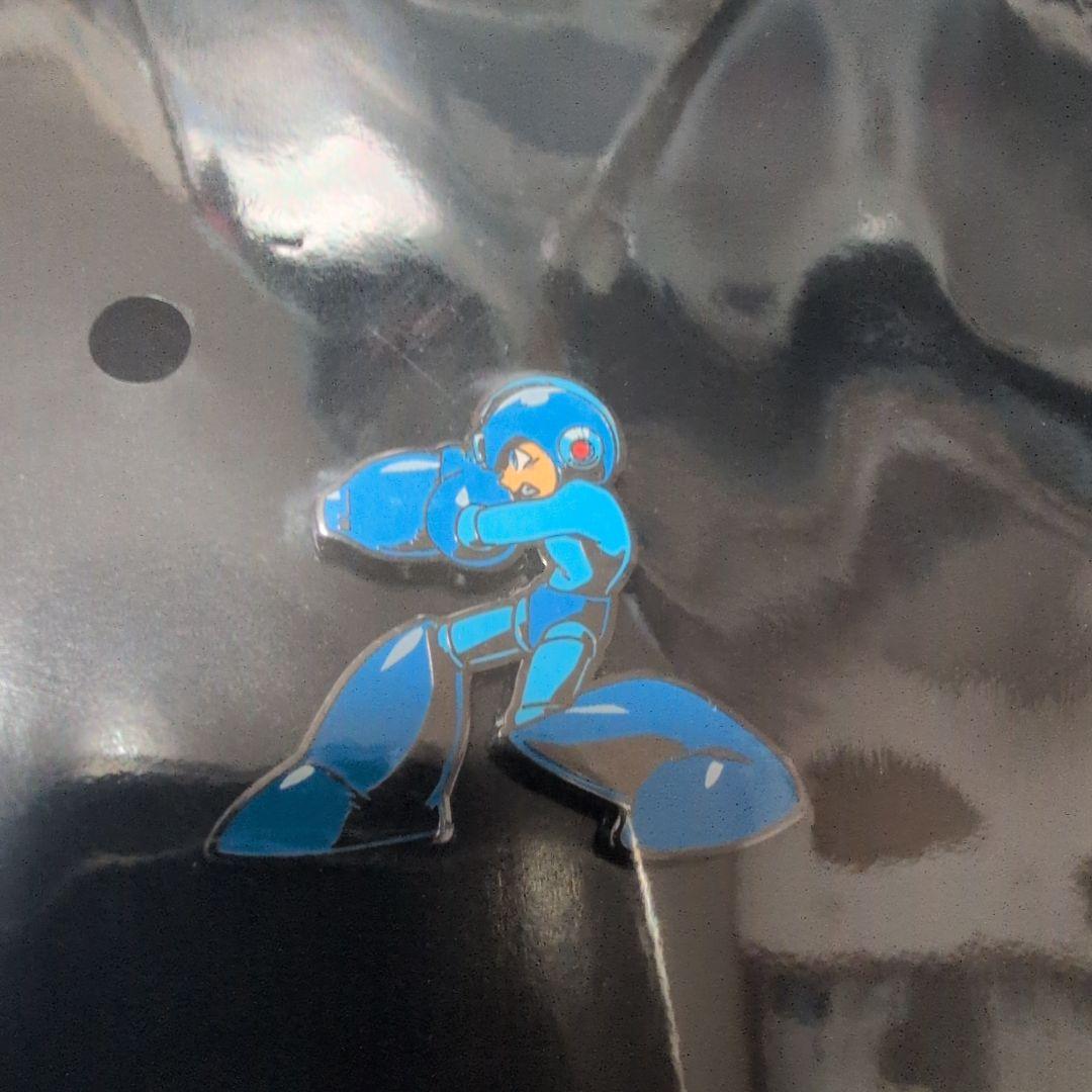 非売品　新品未開封 MarvelvsCapcom ピンバッジ&メタルカードセット