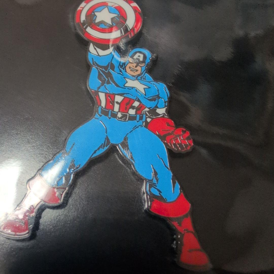 非売品　新品未開封 MarvelvsCapcom ピンバッジ&メタルカードセット