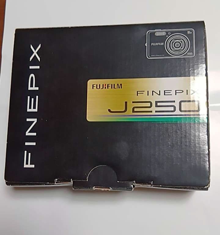 FUJIFILM　デジタルカメラ　美品