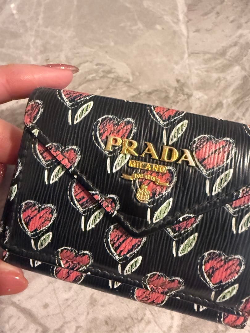 PRADA ハート柄 三つ折り財布 美品
