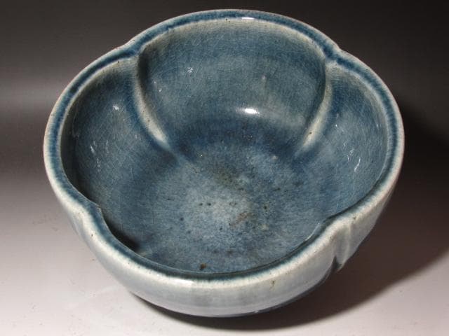 ☆　河井寛次郎　呉須輪花鉢　どっしりかまえた一品です☆y447