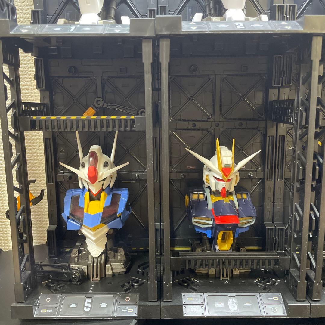 ガンダムフィギュア 10体セット ディスプレイスタンド付き