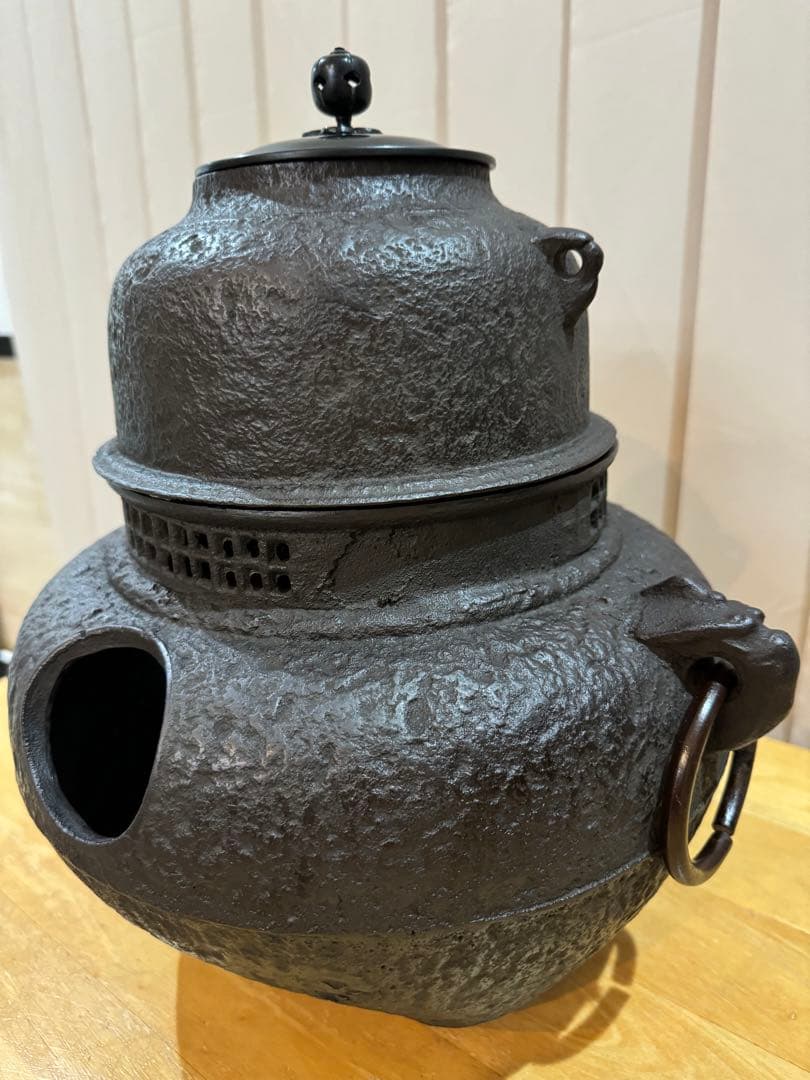 鉄製茶釜 風炉釜　茶道　年代物　骨董品鉄製 アンティーク装飾的デザイン